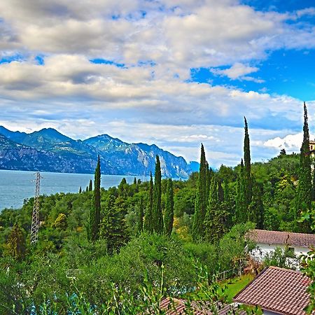 Villaggio Albergo Casa E Lago Brenzone sul Garda Exterior photo