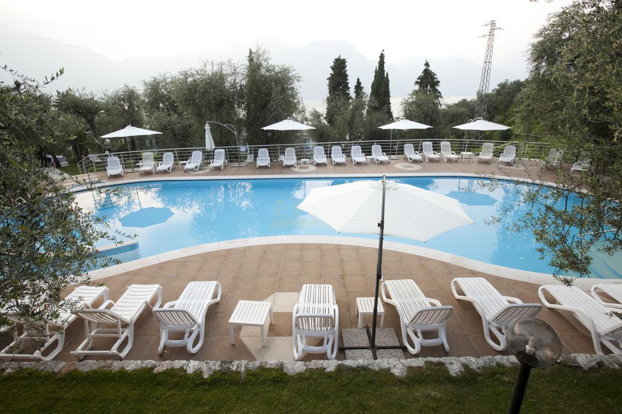 Villaggio Albergo Casa E Lago Brenzone sul Garda Exterior photo